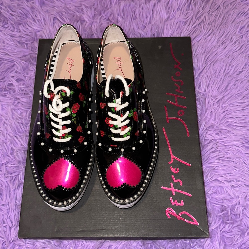 Woman’s shoes